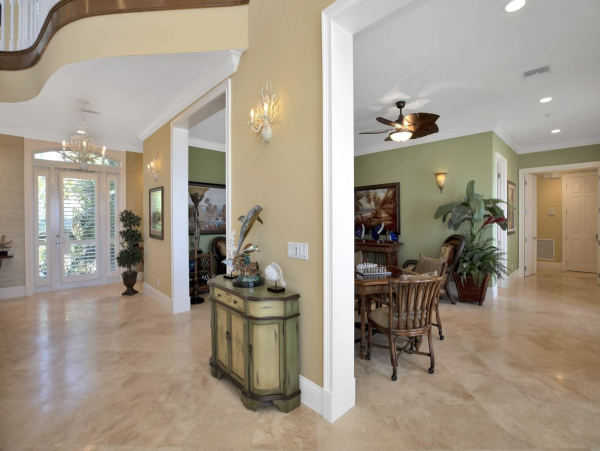 Oceanfront Luxury Vacation Estate with Pool & Spa